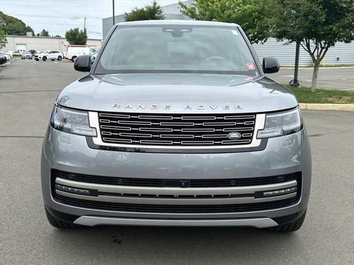 2025 Land Rover Range Rover P550e SE