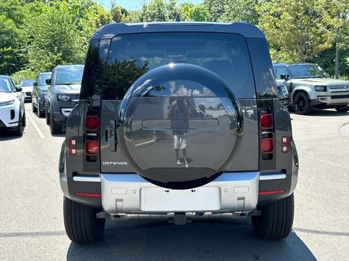2025 Land Rover Defender 110 P400 S