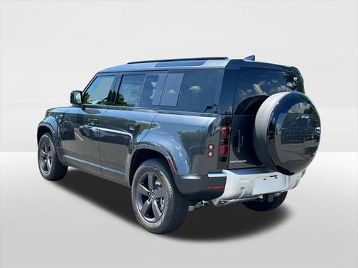 2025 Land Rover Defender 110 P400 S