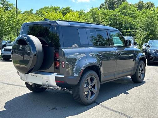 2025 Land Rover Defender 110 P400 S