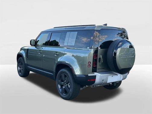 2025 Land Rover Defender 110 P300