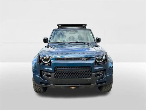 2026 Land Rover Defender OCTA