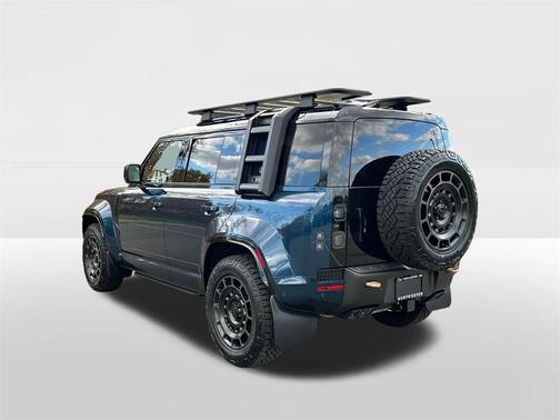 2026 Land Rover Defender OCTA