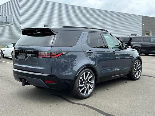 2025 Land Rover Discovery P360 Dynamic SE