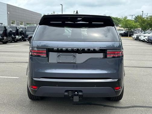 2025 Land Rover Discovery P360 Dynamic SE