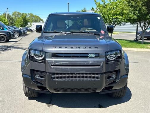 2025 Land Rover Defender 110 P400 X-Dynamic SE