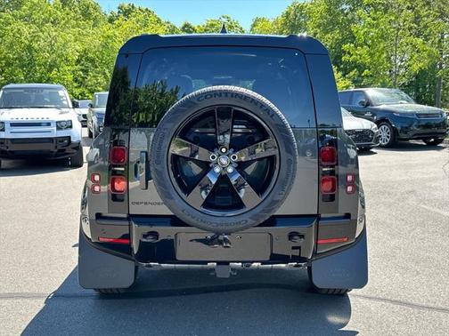 2025 Land Rover Defender 110 P400 X-Dynamic SE