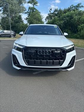 2025 Audi Q7 55 Premium Plus