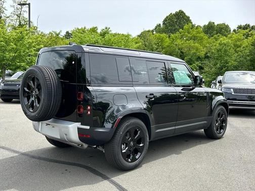 2025 Land Rover Defender 110 P300