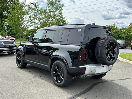 2025 Land Rover Defender 110 P300