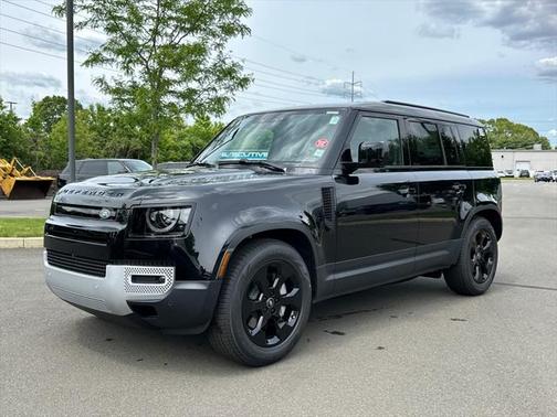 2025 Land Rover Defender 110 P300