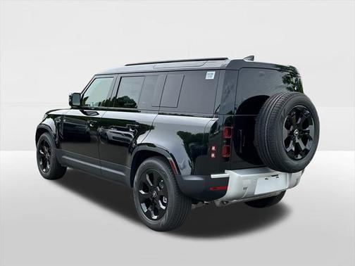 2025 Land Rover Defender 110 P300