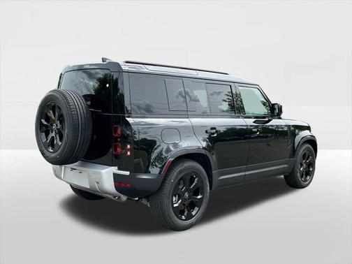 2025 Land Rover Defender 110 P300