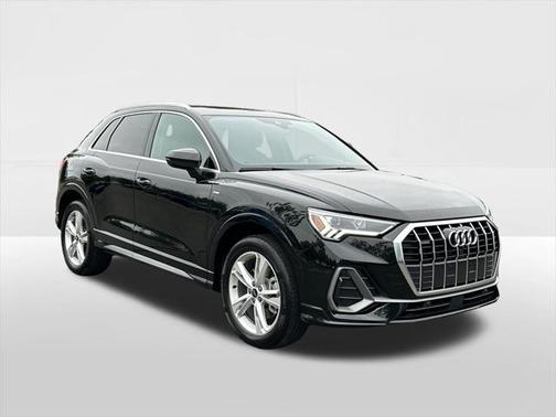 2023 Audi Q3 45 S line Premium Plus