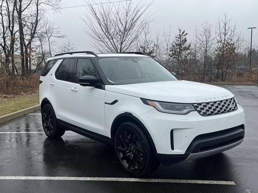 2024 Land Rover Discovery P300 S