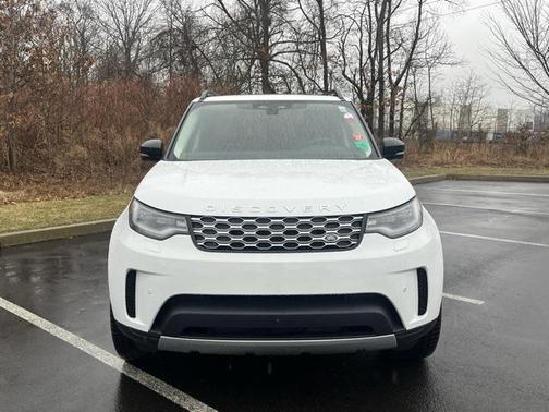 2024 Land Rover Discovery P300 S