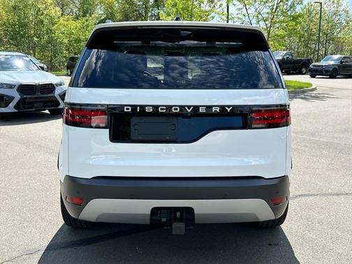 2024 Land Rover Discovery P300 S