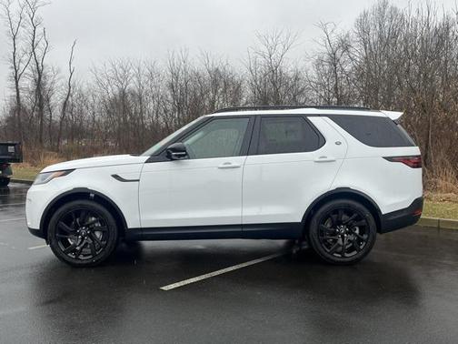 2024 Land Rover Discovery P300 S