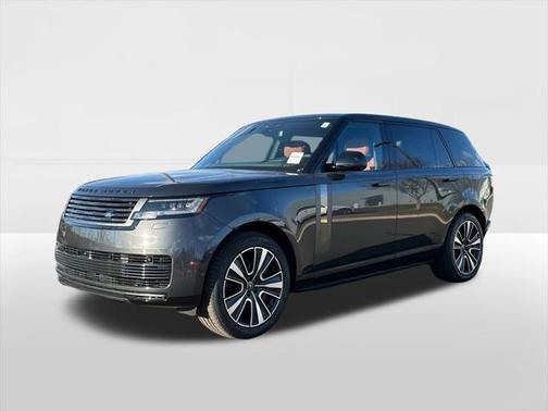 2025 Land Rover Range Rover P615 SV