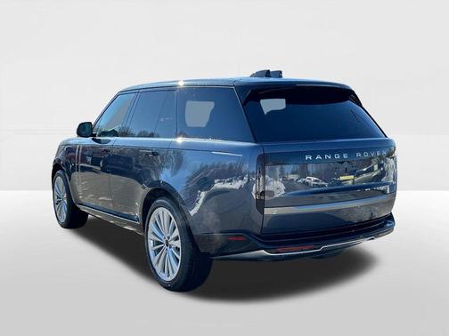 2026 Land Rover Range Rover P400 SE