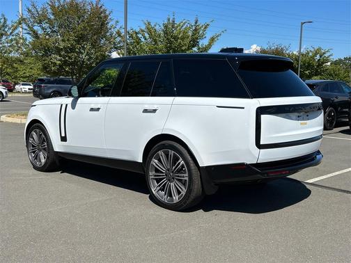 2025 Land Rover Range Rover P400 SE