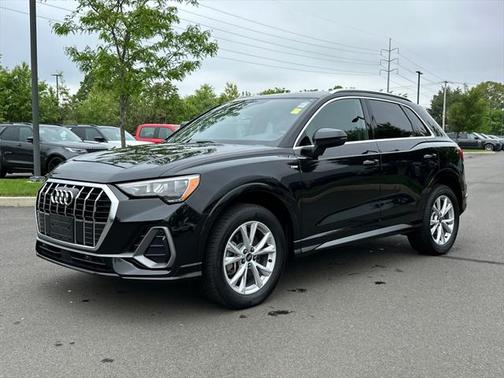 2022 Audi Q3 45 S line Premium