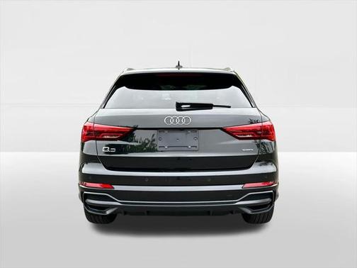 2022 Audi Q3 45 S line Premium