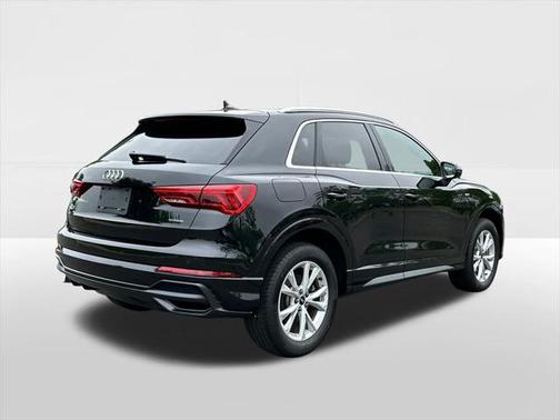 2022 Audi Q3 45 S line Premium