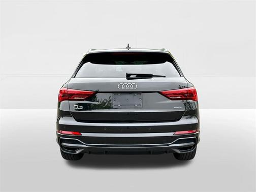 2022 Audi Q3 45 S line Premium