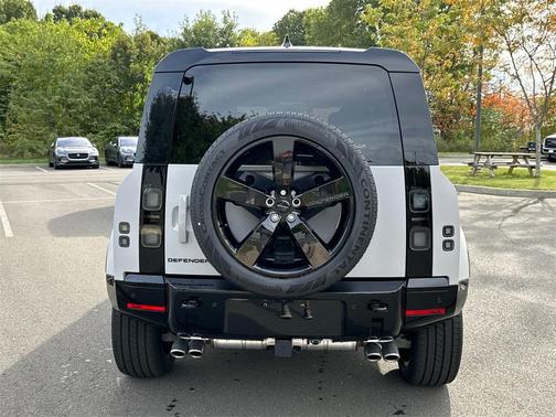 2026 Land Rover Defender X-Dynamic SE