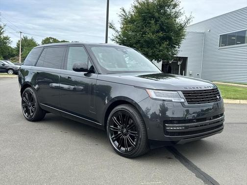 2025 Land Rover Range Rover P400 SE 7 Seat