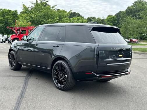 2025 Land Rover Range Rover P400 SE 7 Seat