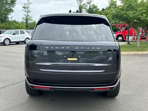 2025 Land Rover Range Rover P400 SE 7 Seat