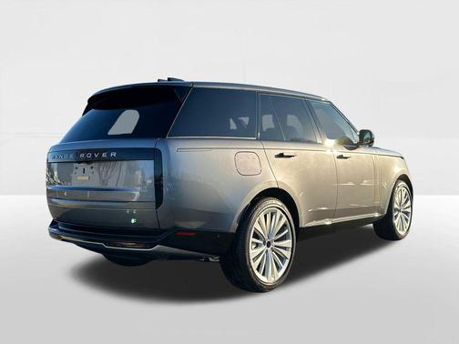 2026 Land Rover Range Rover P400 SE