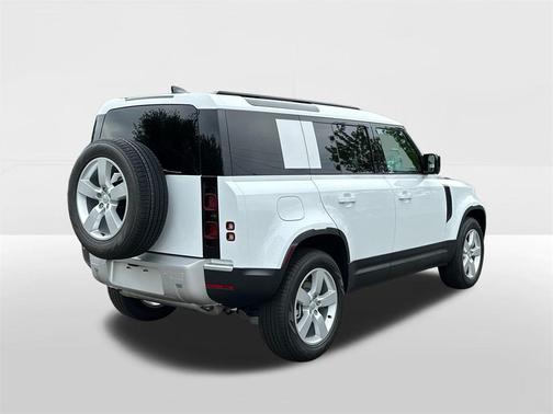 2025 Land Rover Defender 110 P400 S