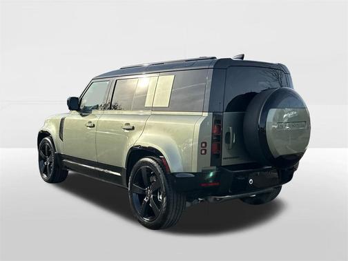 2025 Land Rover Defender 110 P400 X-Dynamic SE