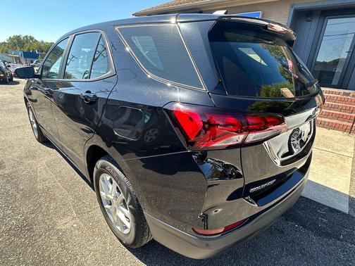2022 Chevrolet Equinox LS