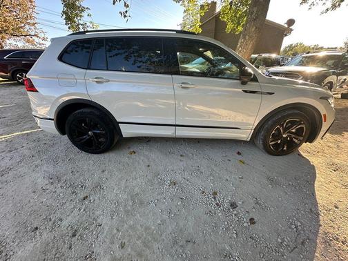 2023 Volkswagen Tiguan 2.0T SE R-Line Black 4MOTION