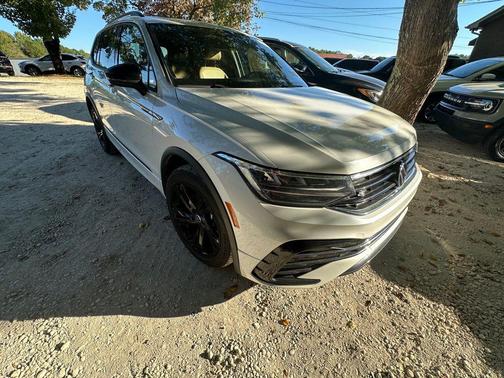2023 Volkswagen Tiguan 2.0T SE R-Line Black 4MOTION