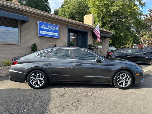 2022 Hyundai SONATA SEL