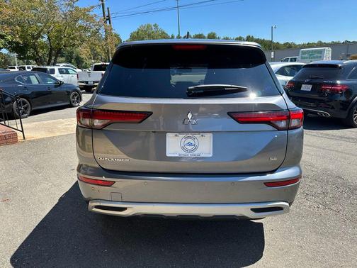 2022 Mitsubishi Outlander SE