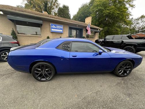 2021 Dodge Challenger SXT