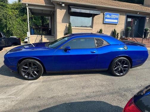 2021 Dodge Challenger SXT