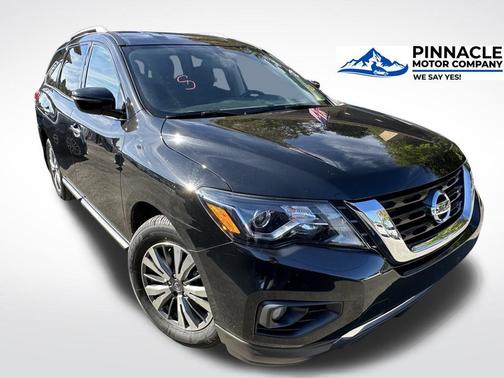 2020 Nissan Pathfinder SV