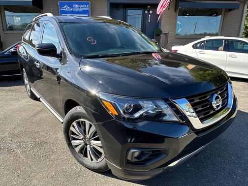 2020 Nissan Pathfinder SV
