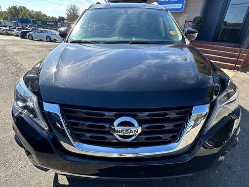 2020 Nissan Pathfinder SV