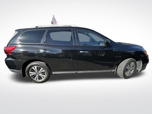 2020 Nissan Pathfinder SV