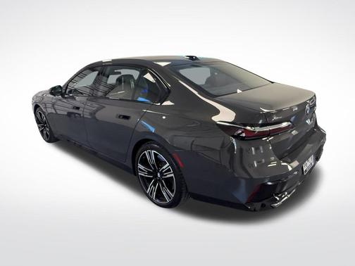 2024 BMW 760 xDrive