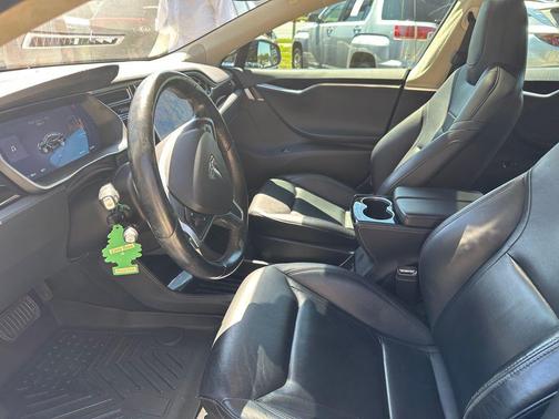 2015 Tesla Model S 70D