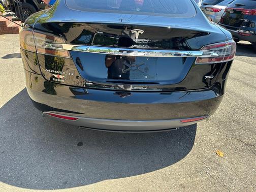 2015 Tesla Model S 70D